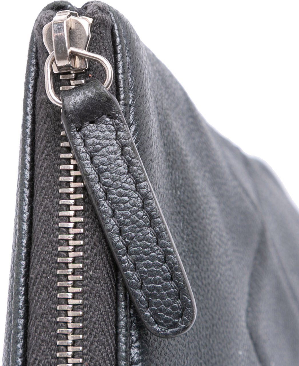 Chanel Medium CC Quilted Caviar O Case Clutch Zwart