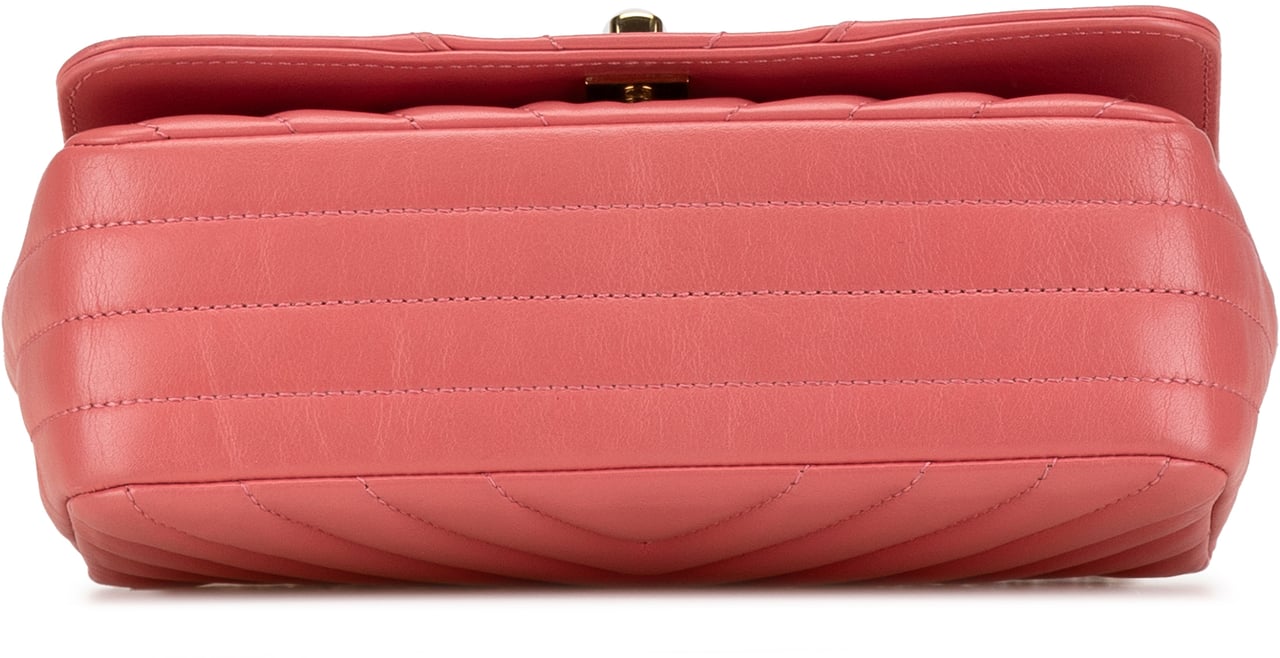 Chanel Mini Chevron Calfskin Statement Flap Roze