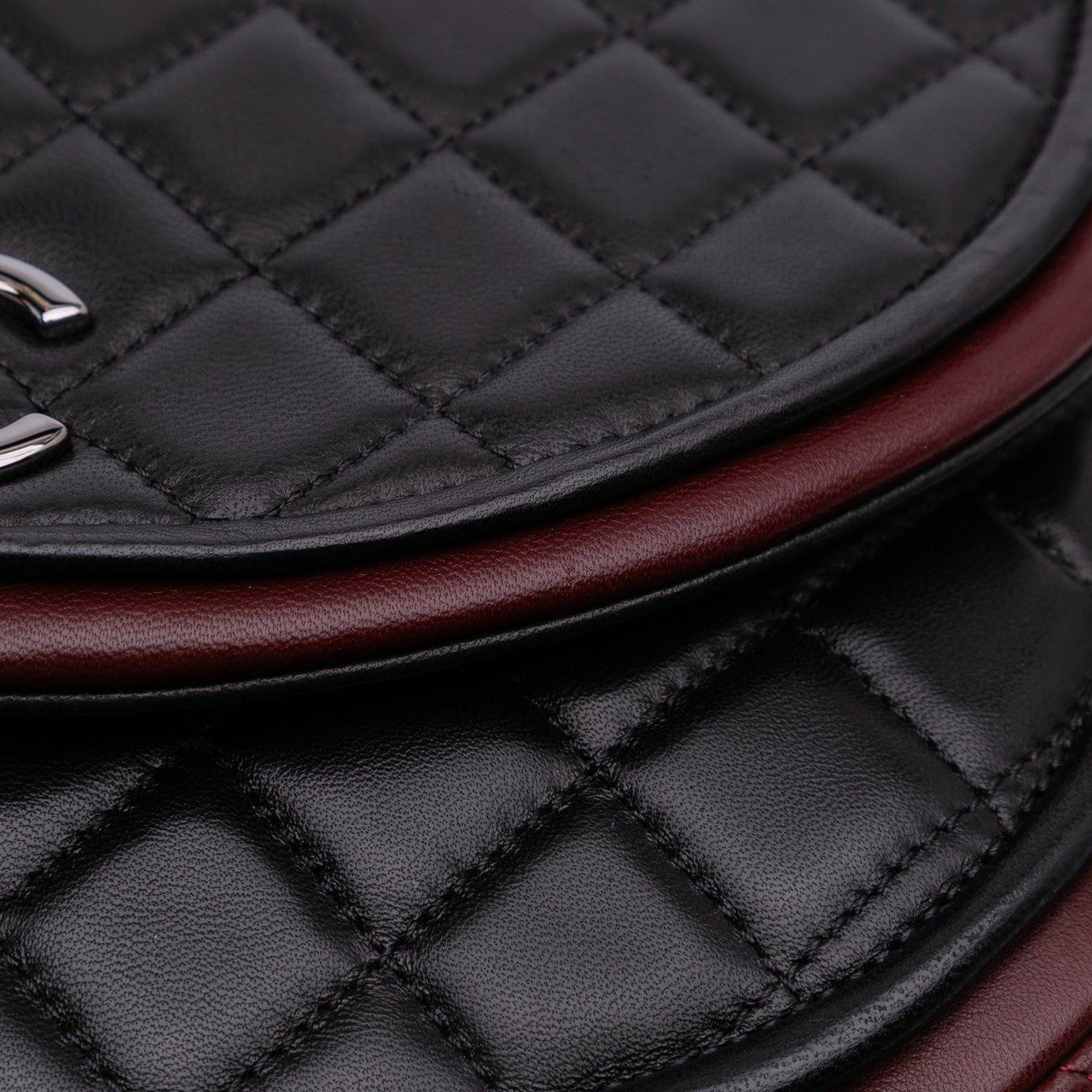 Chanel Bicolor Quilted Lambskin Twist Crescent Flap Rood