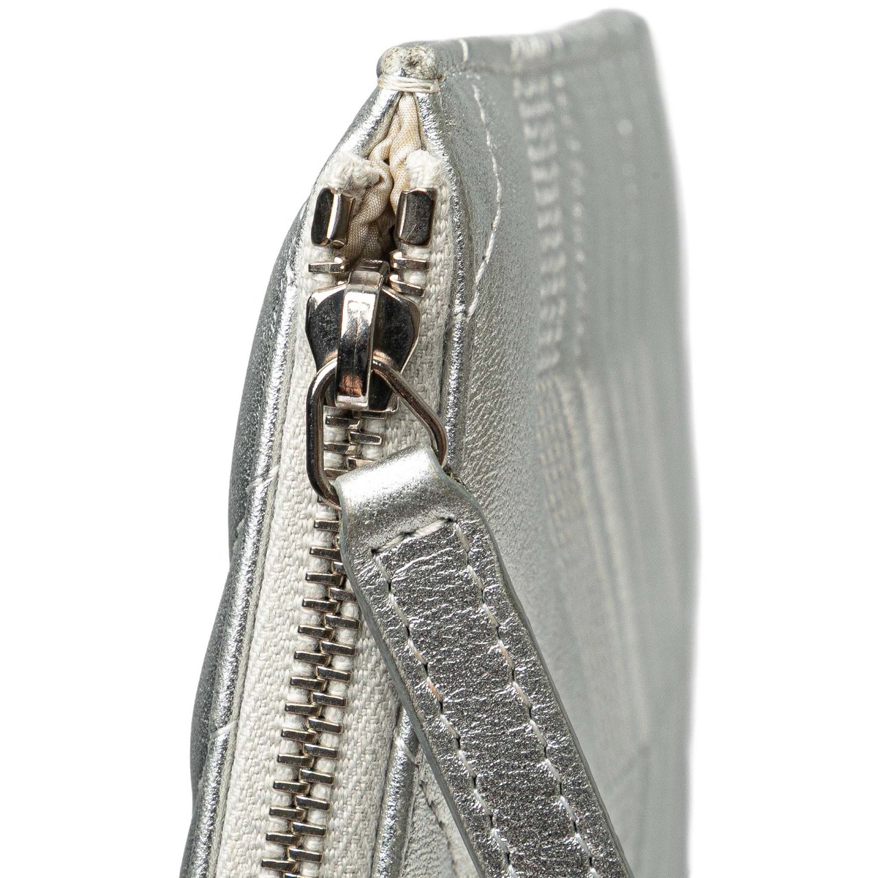 Chanel Medium Metallic Chevron Calfskin O Case Clutch Zilver