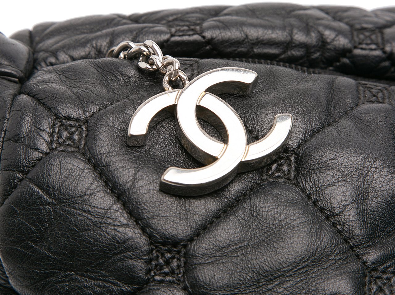 Chanel Quilted Lambskin Hidden Chain Bowler Bag Zwart