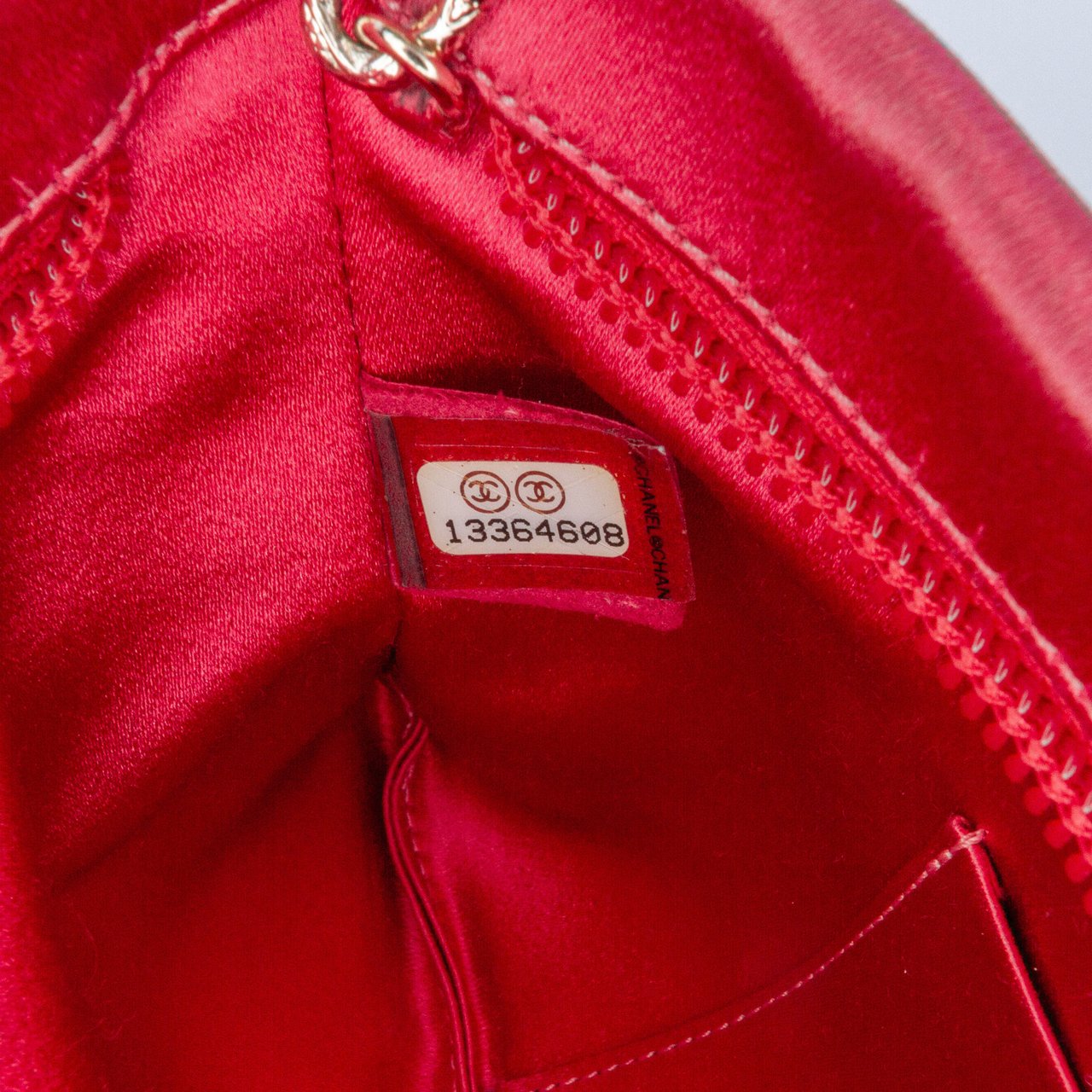 Chanel Satin Diamante Camellia Clutch with Chain Roze