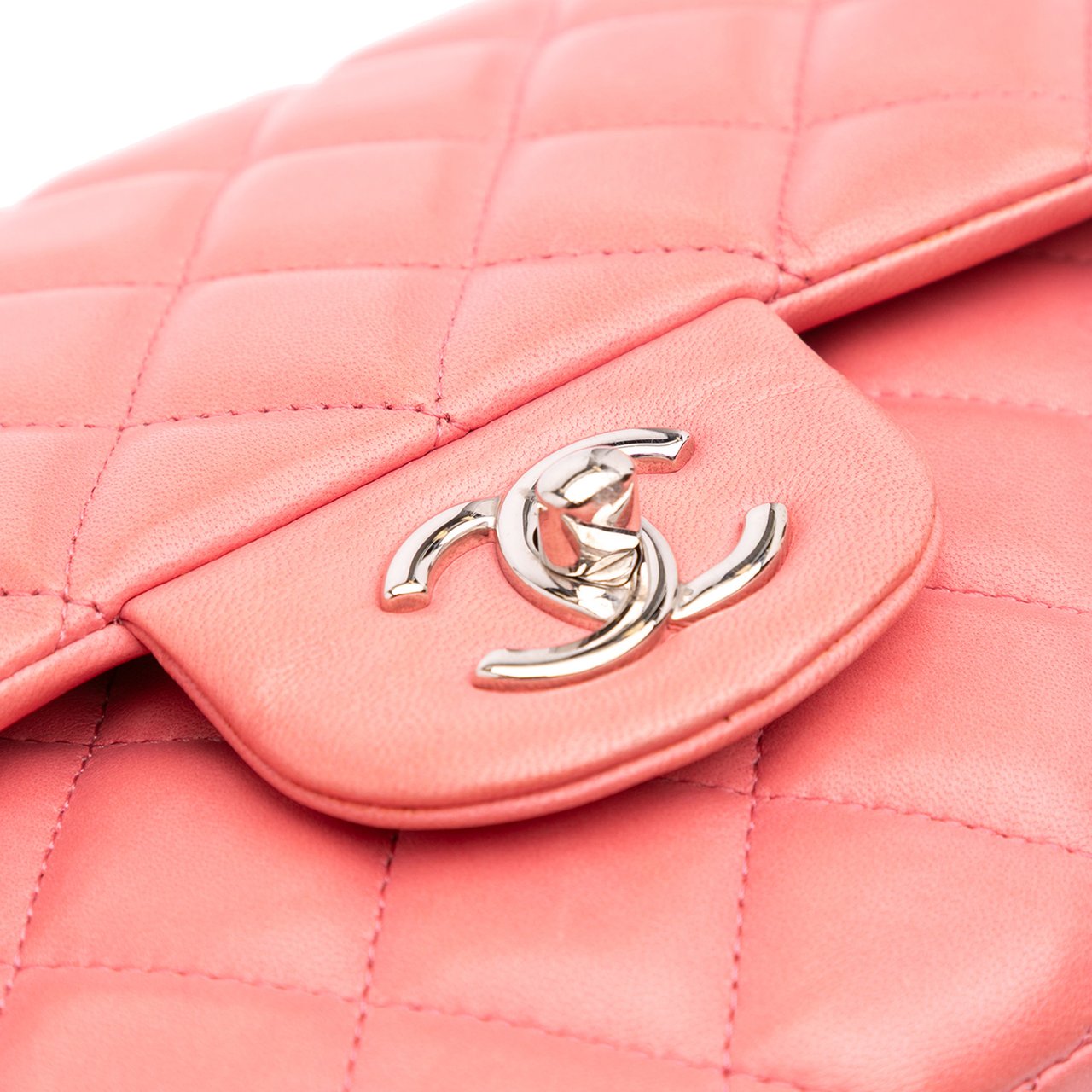 Chanel Jumbo Classic Lambskin Double Flap Roze