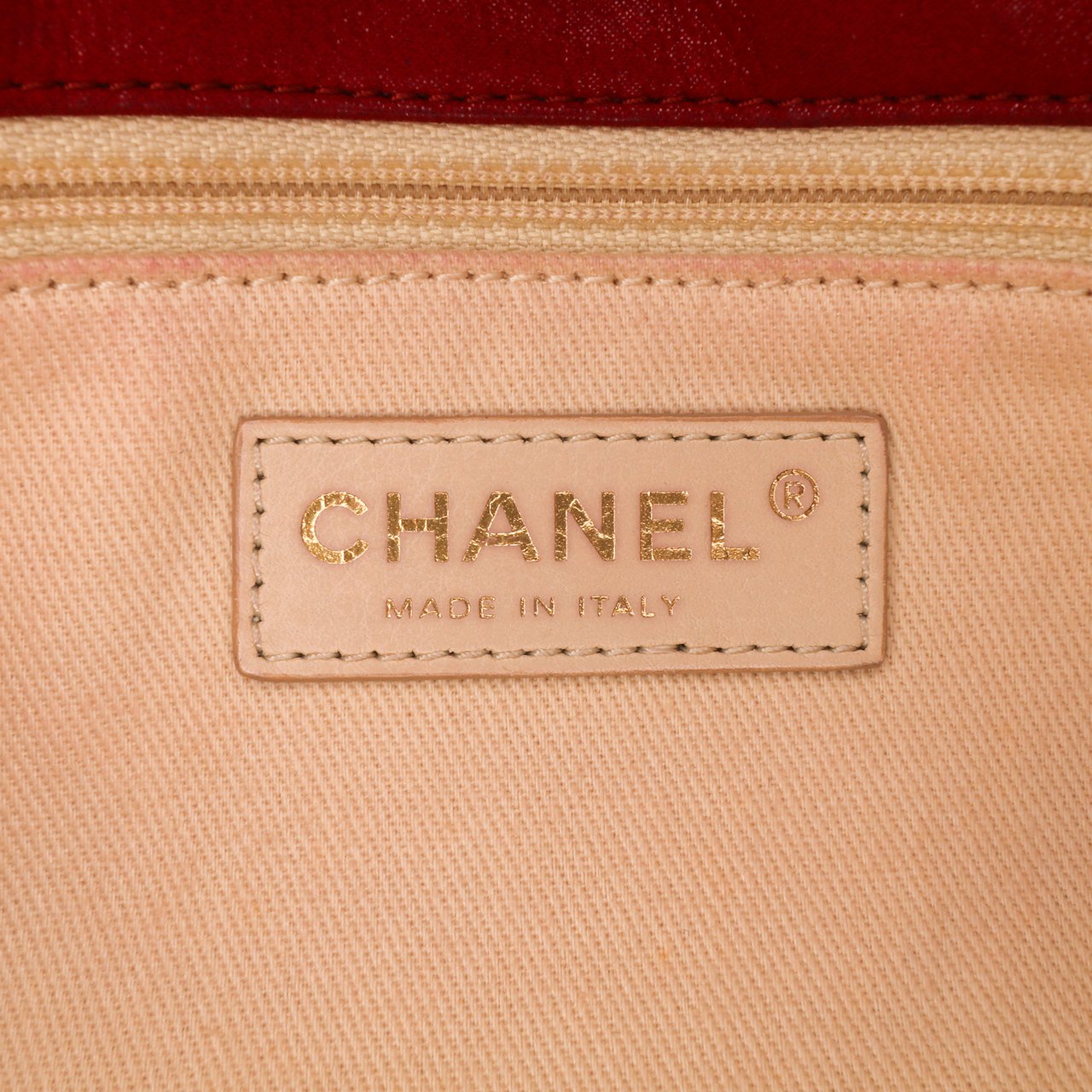 Chanel Large Iridescent Calfskin Chic Quilt Flap Rood