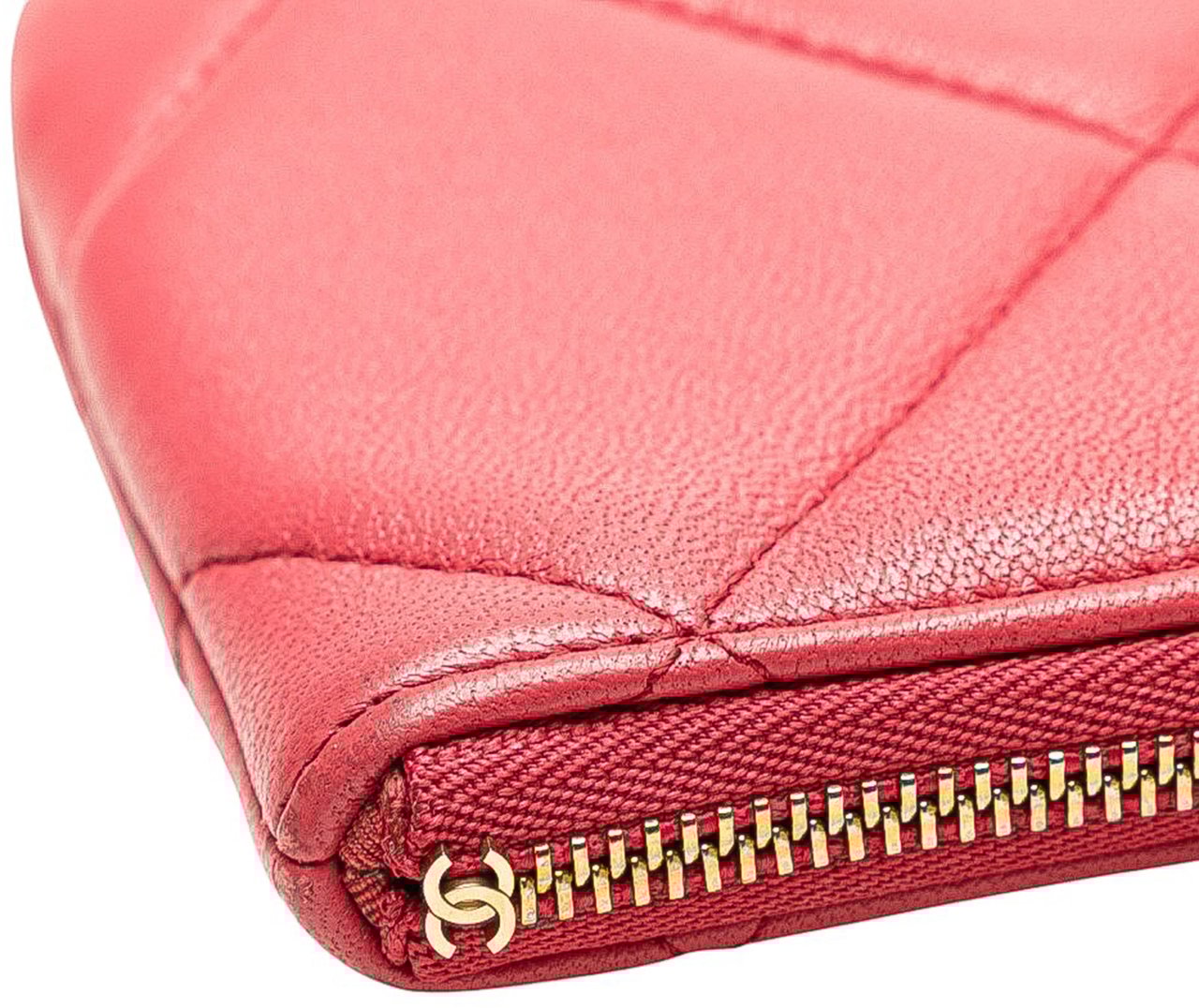 Chanel Small Lambskin 19 O Case Pouch Roze