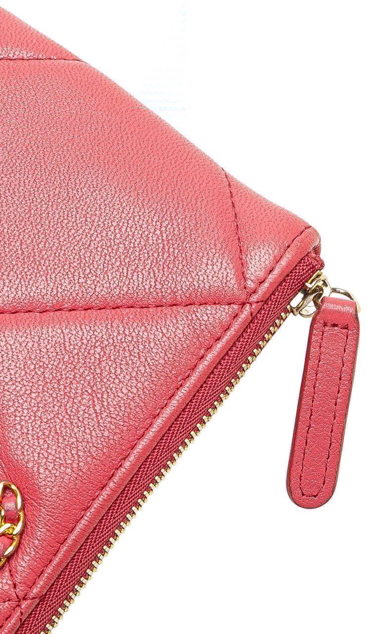 Chanel Small Lambskin 19 O Case Pouch Roze