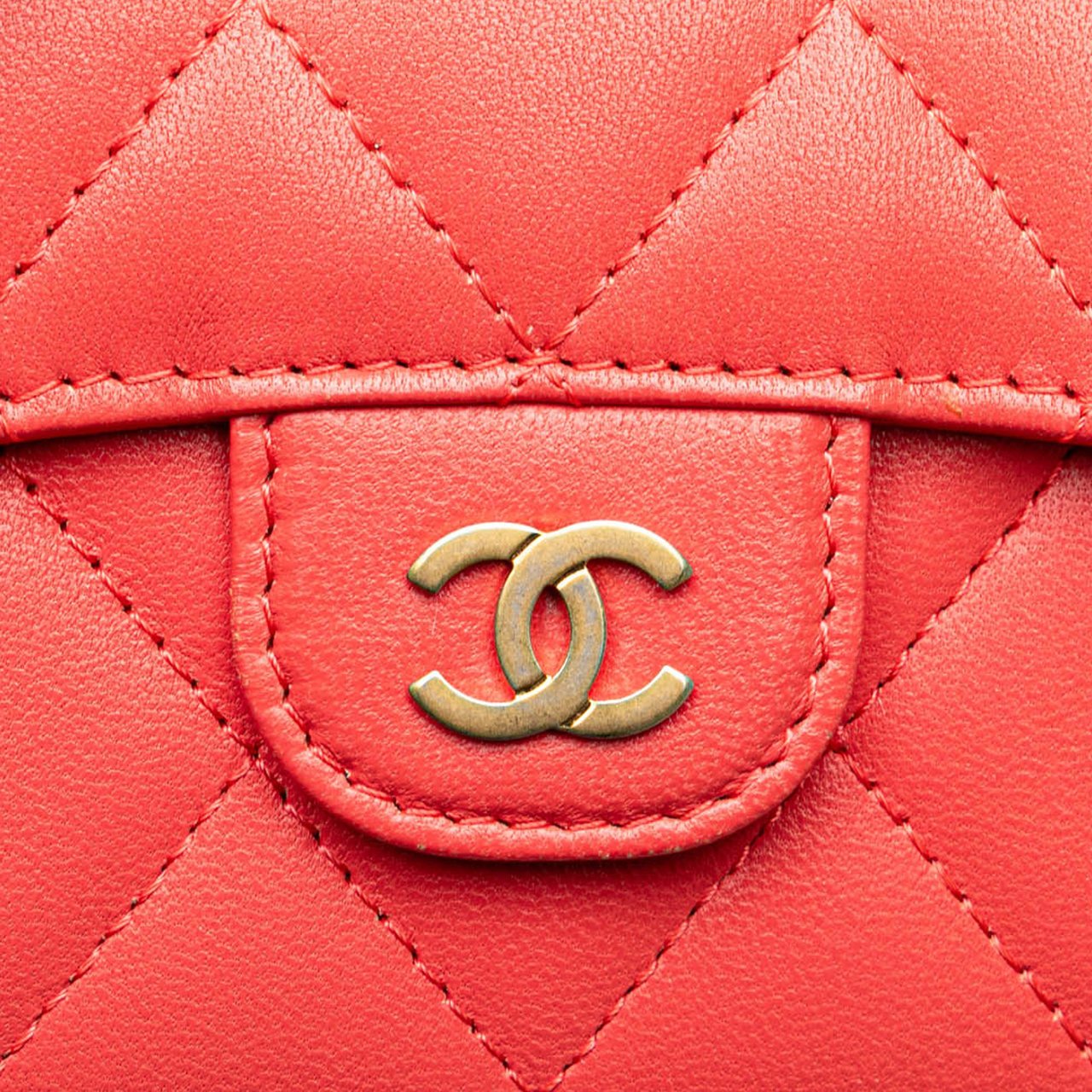 Chanel Quilted Lambskin Flap Card Holder on Chain Rood