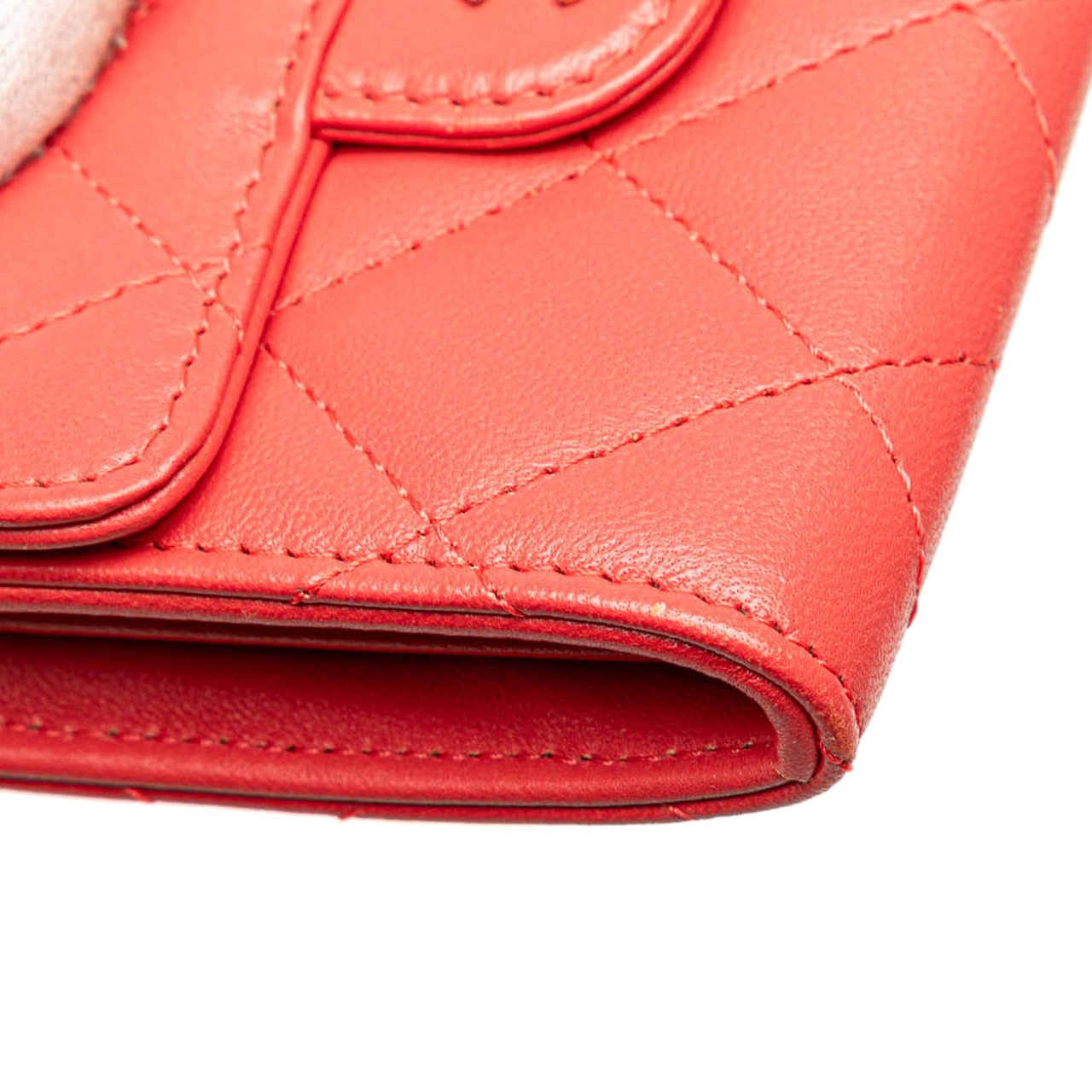 Chanel Quilted Lambskin Flap Card Holder on Chain Rood