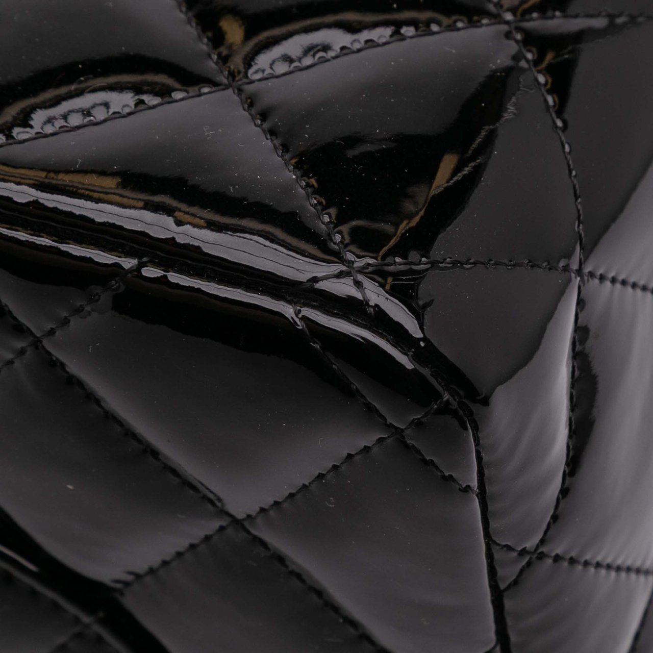 Chanel Jumbo Classic Patent Double Flap Zwart