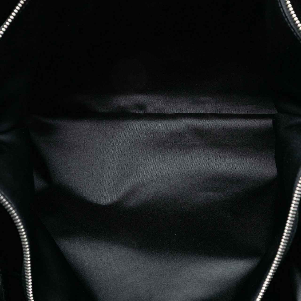 Chanel Large Glazed Calfskin On The Road Tote Zwart