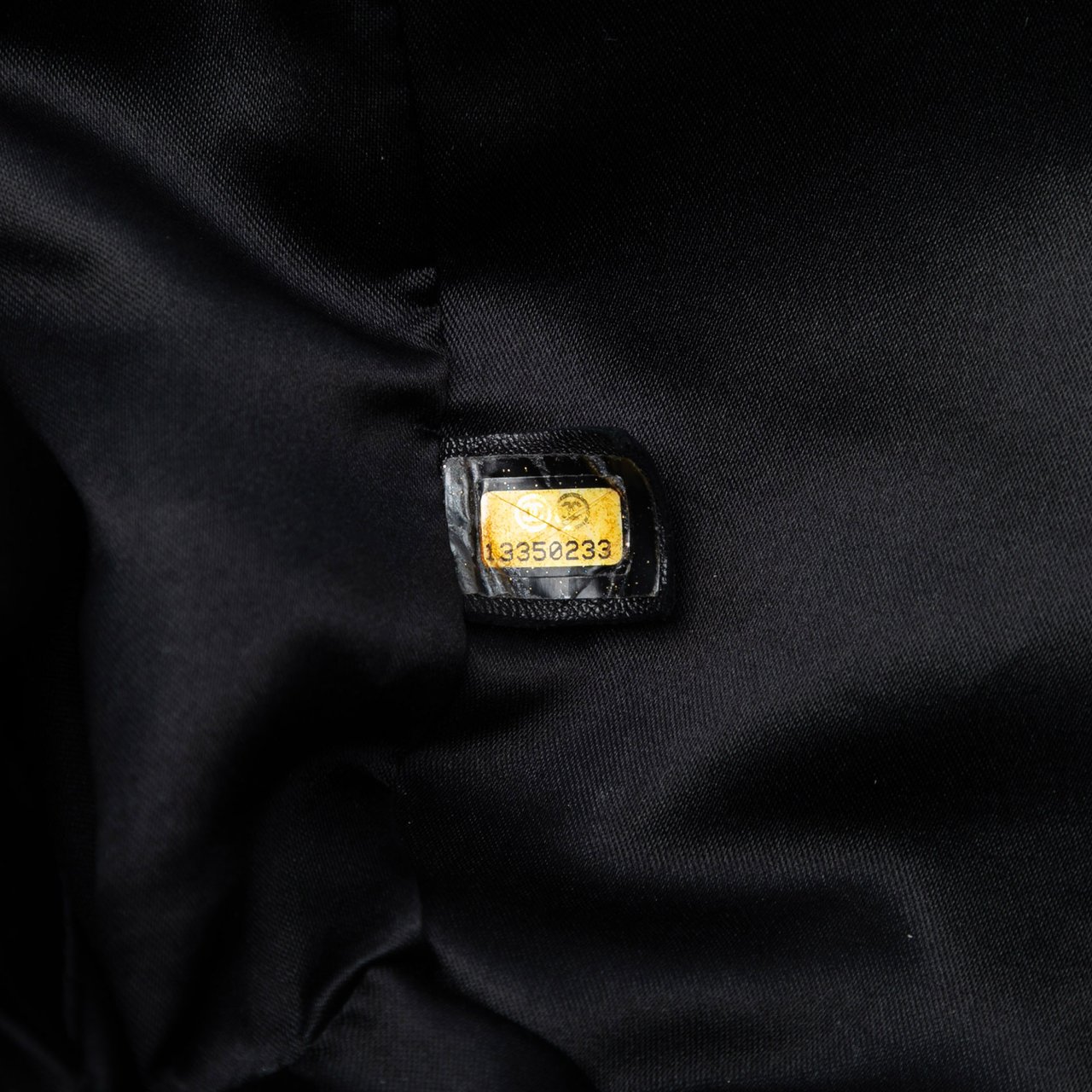 Chanel Large Glazed Calfskin On The Road Tote Zwart