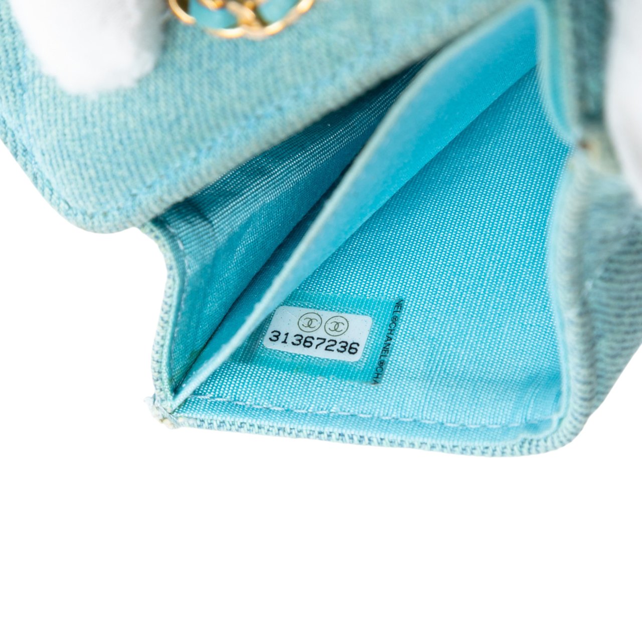 Chanel Quilted Denim 19 Card Holder with Chain Blauw