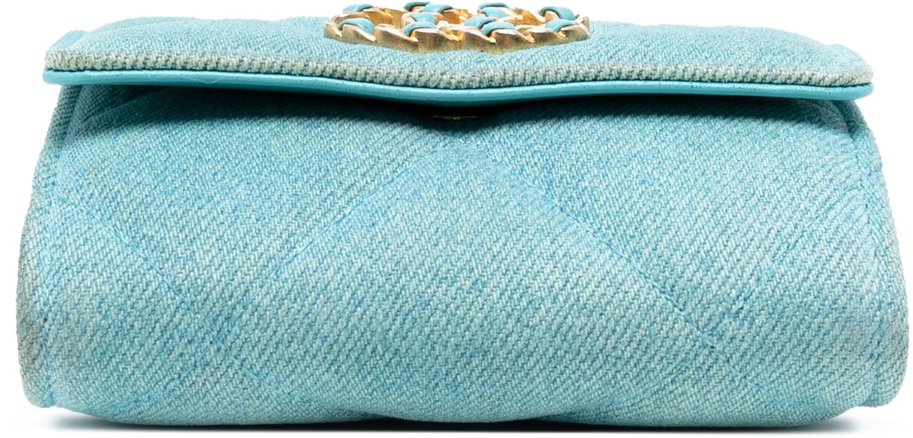 Chanel Quilted Denim 19 Card Holder with Chain Blauw