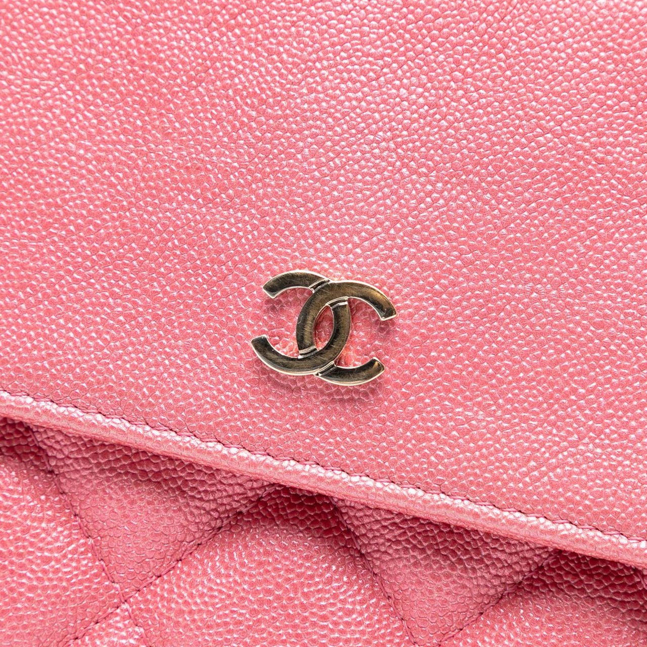 Chanel Medium CC Quilted Caviar Flap Cosmetic Case Roze