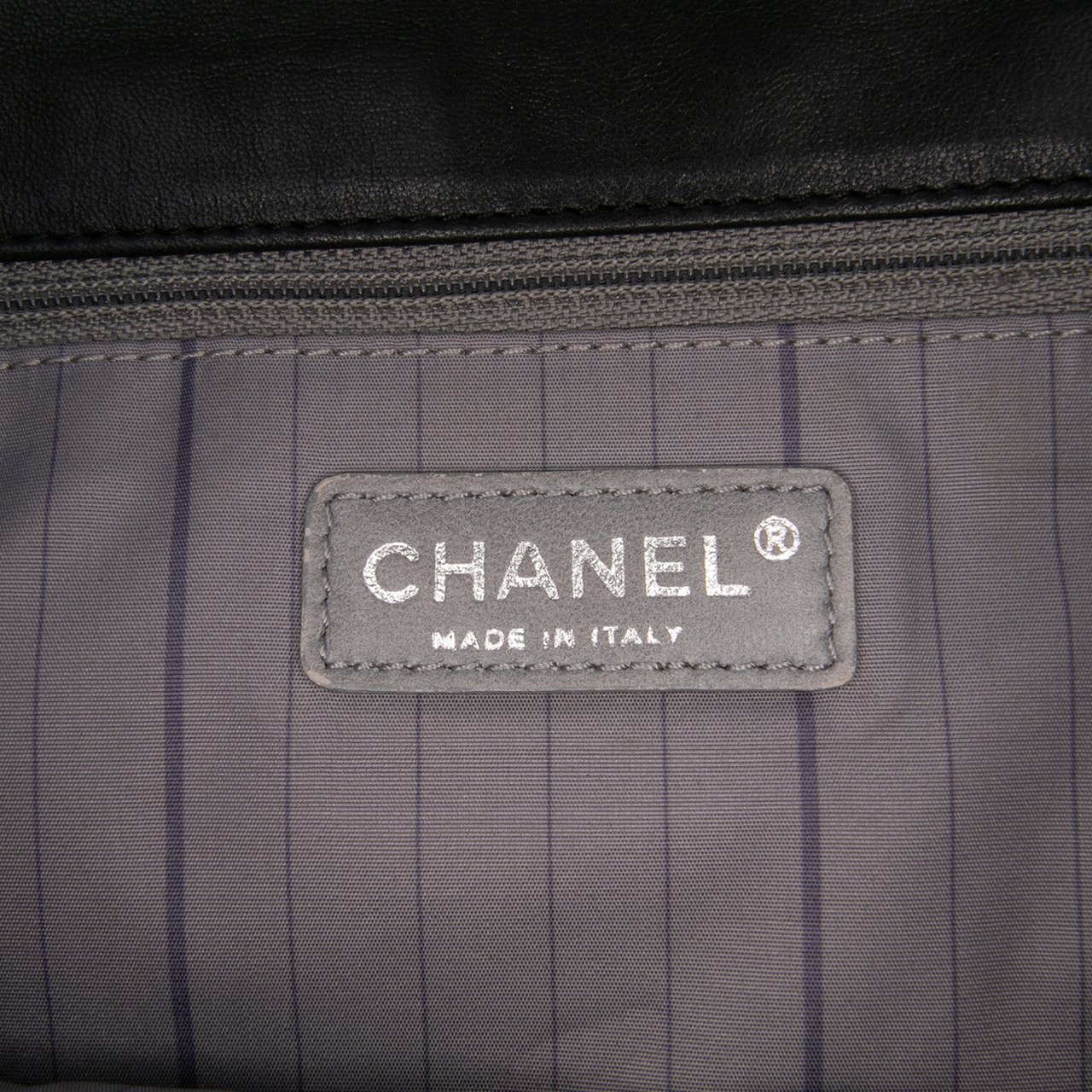 Chanel CC Studded Lambskin East West Flap Zwart