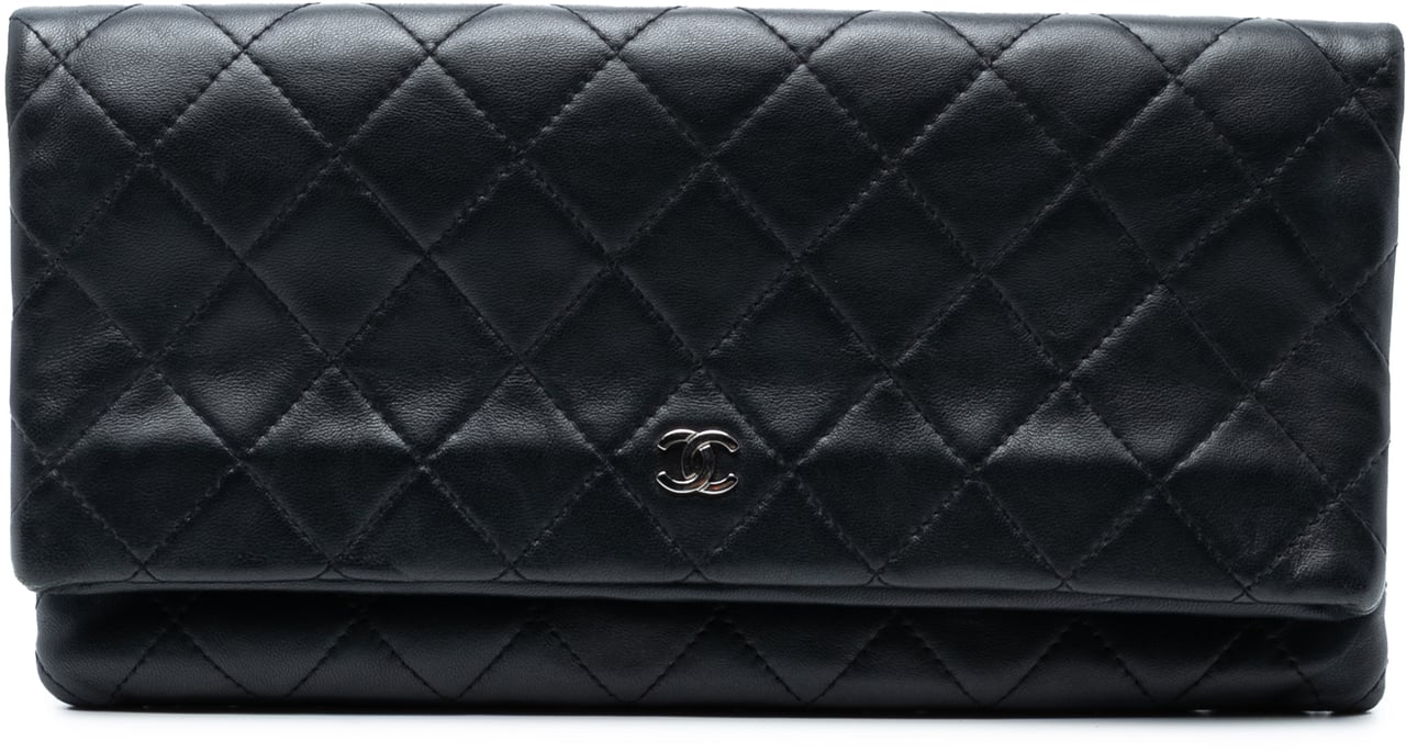 Chanel Quilted Lambskin CC Beauty Foldover Clutch Zwart