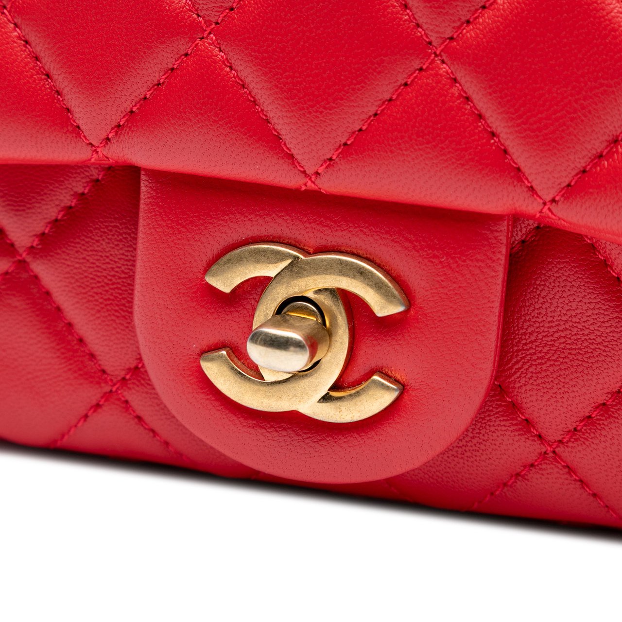 Chanel Mini Square Classic Lambskin Pearl Crush Single Flap Rood