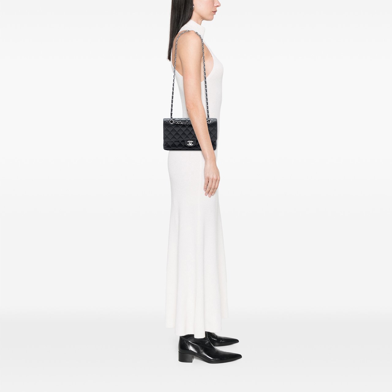 Chanel Medium Classic Caviar Double Flap Zwart