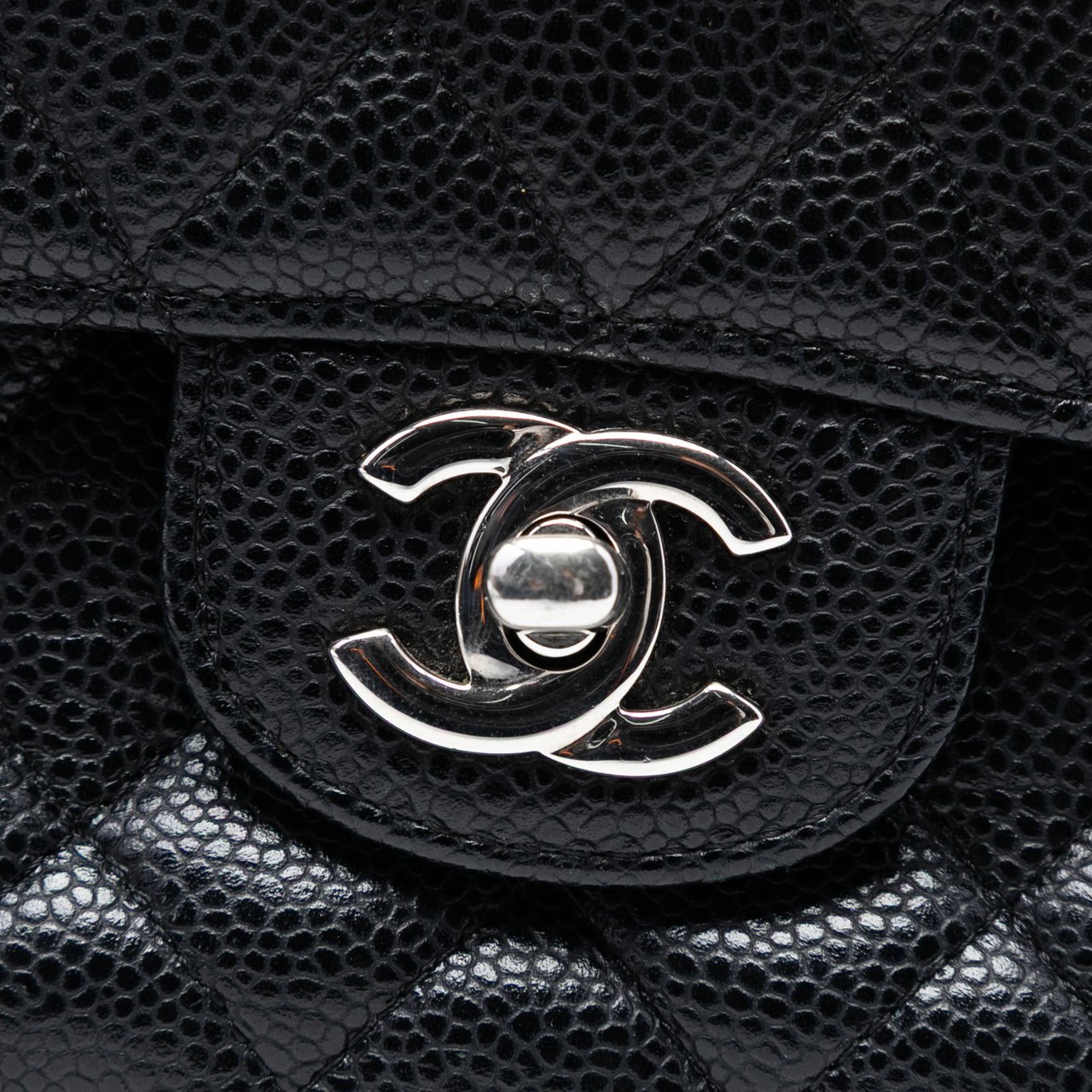 Chanel Medium Classic Caviar Double Flap Zwart