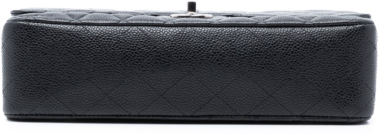 Chanel Medium Classic Caviar Double Flap Zwart