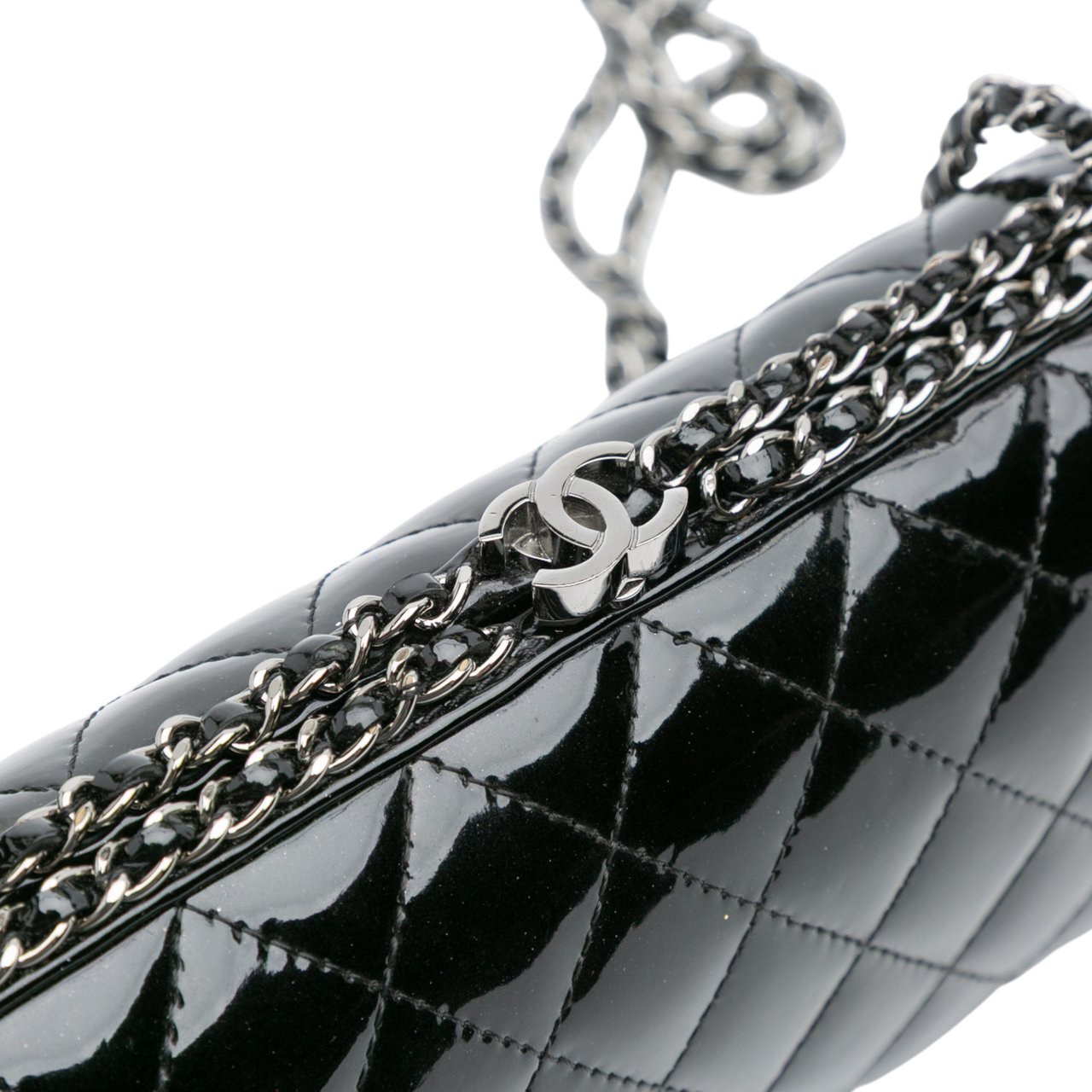 Chanel Quilted Patent Chain Around Clutch Zwart