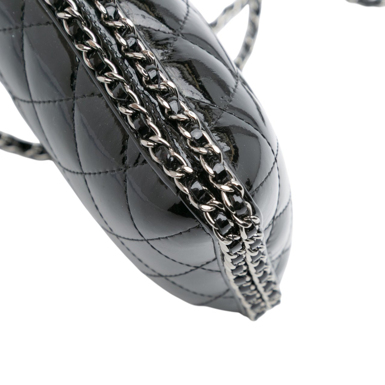 Chanel Quilted Patent Chain Around Clutch Zwart