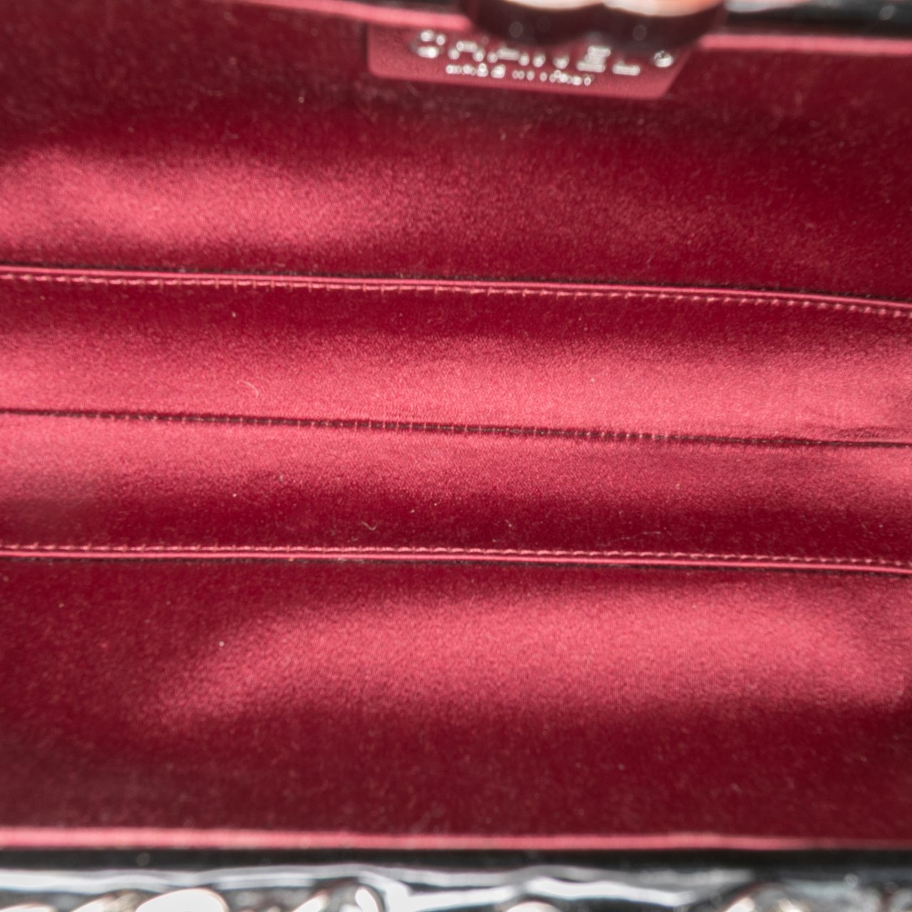 Chanel Quilted Patent Chain Around Clutch Zwart