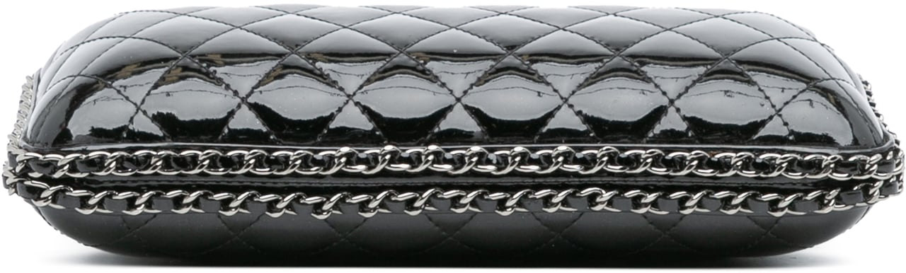 Chanel Quilted Patent Chain Around Clutch Zwart