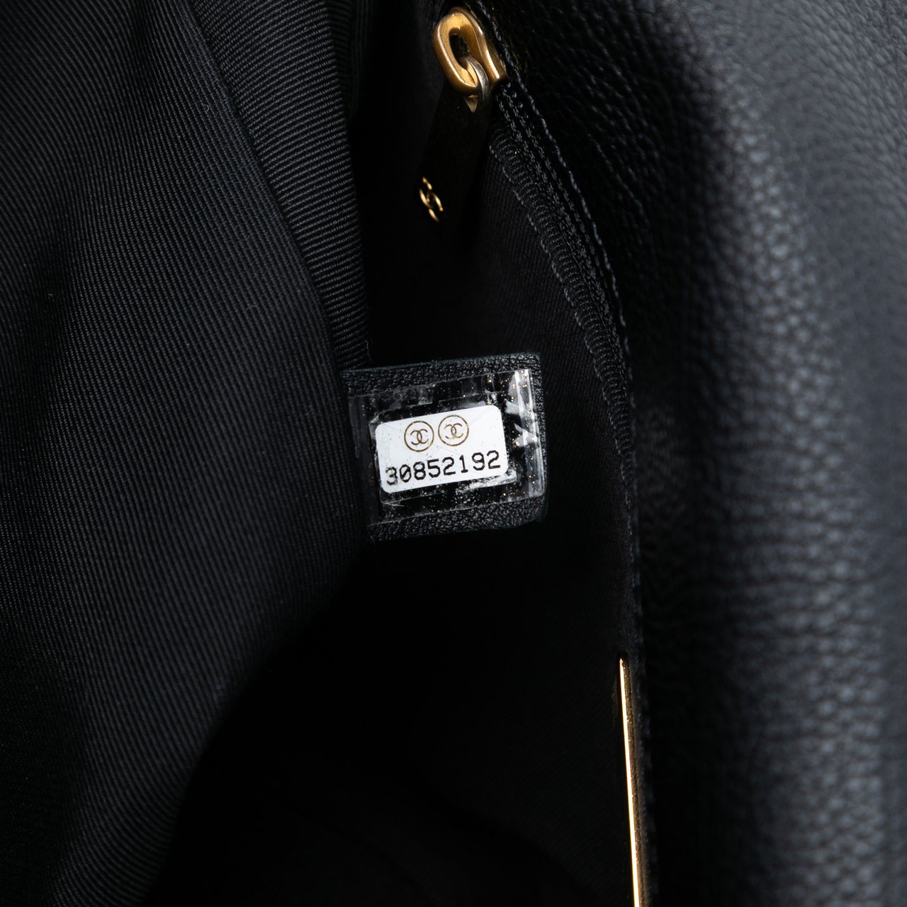 Chanel Medium Crochet Calfskin 19 Flap Zwart