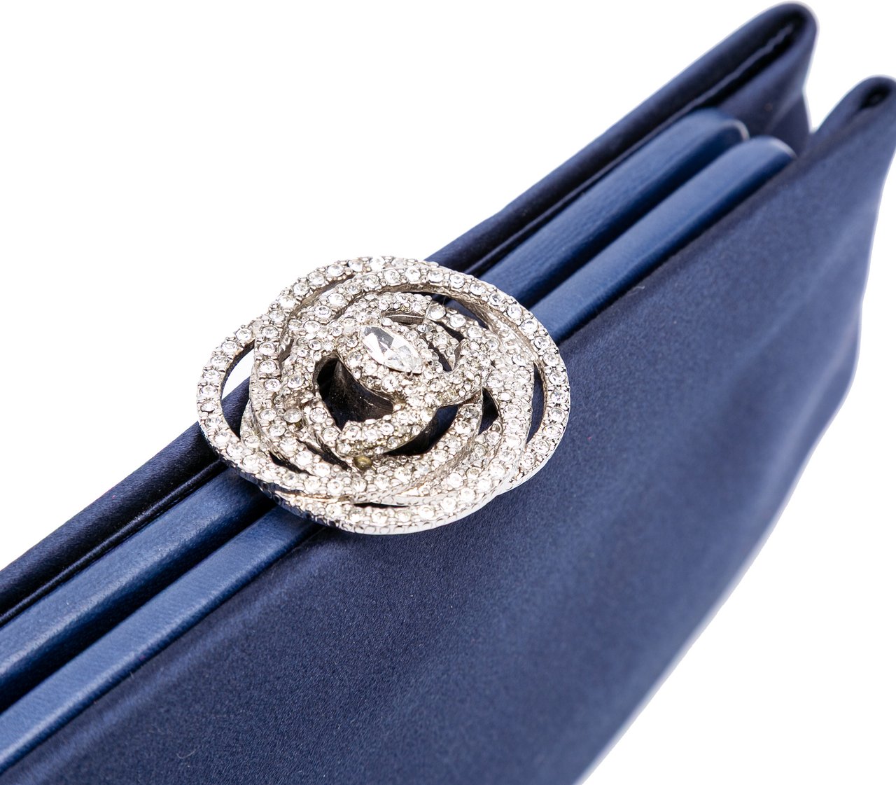 Chanel Satin Crystal Camellia Evening Frame Clutch Blauw