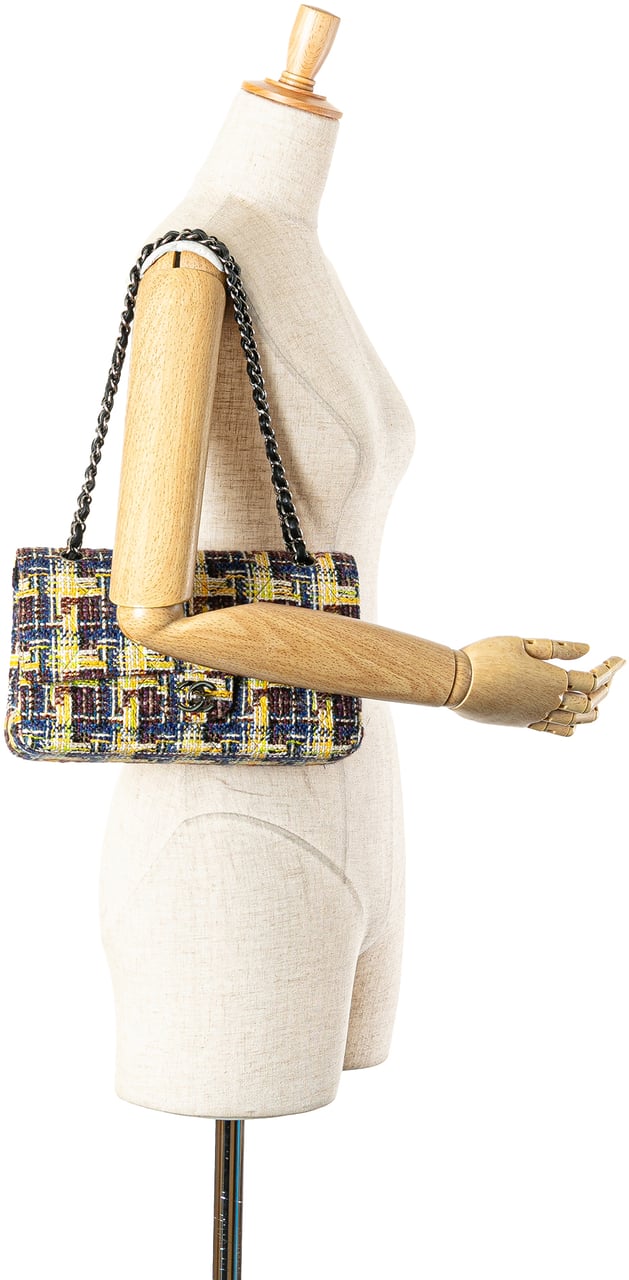 Chanel Medium Classic Tweed Double Flap Geel