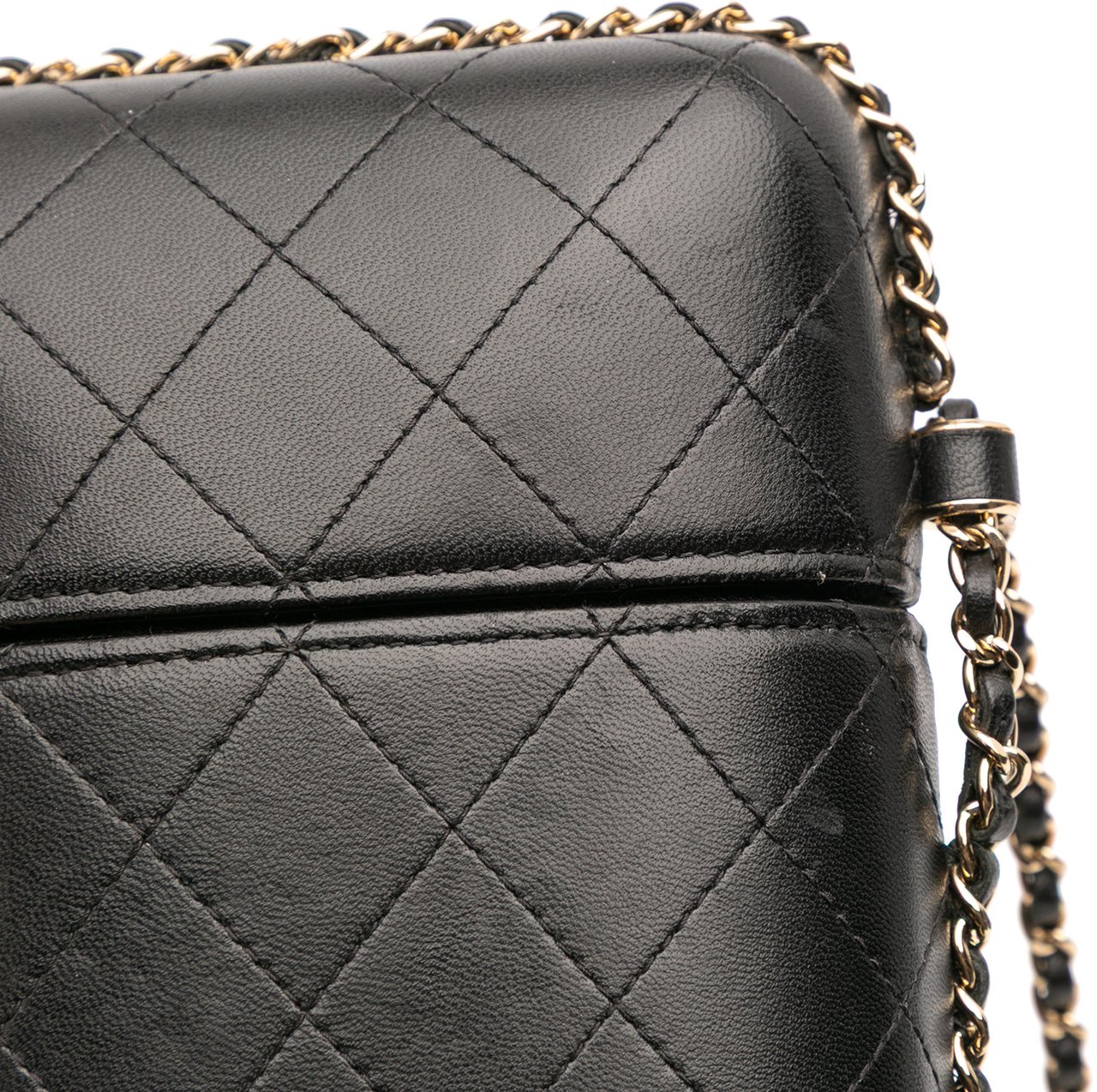 Chanel CC Quilted Lambskin Chain Around Phone Holder Zwart