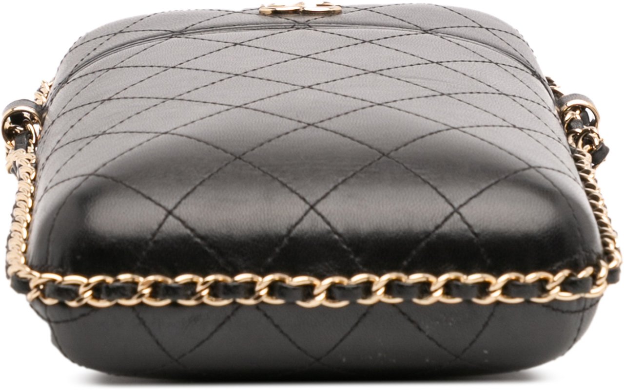 Chanel CC Quilted Lambskin Chain Around Phone Holder Zwart