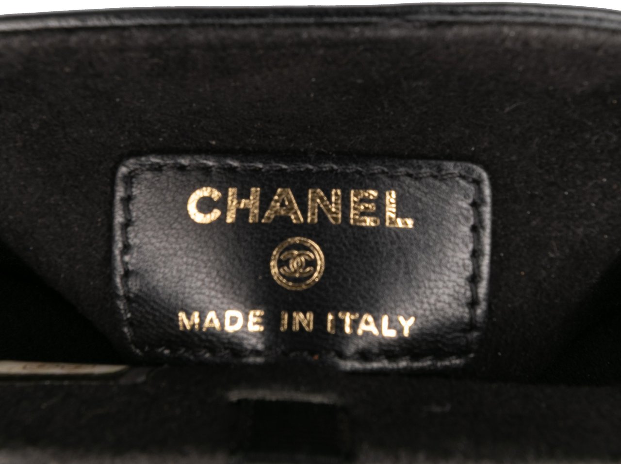 Chanel CC Quilted Lambskin Chain Around Phone Holder Zwart