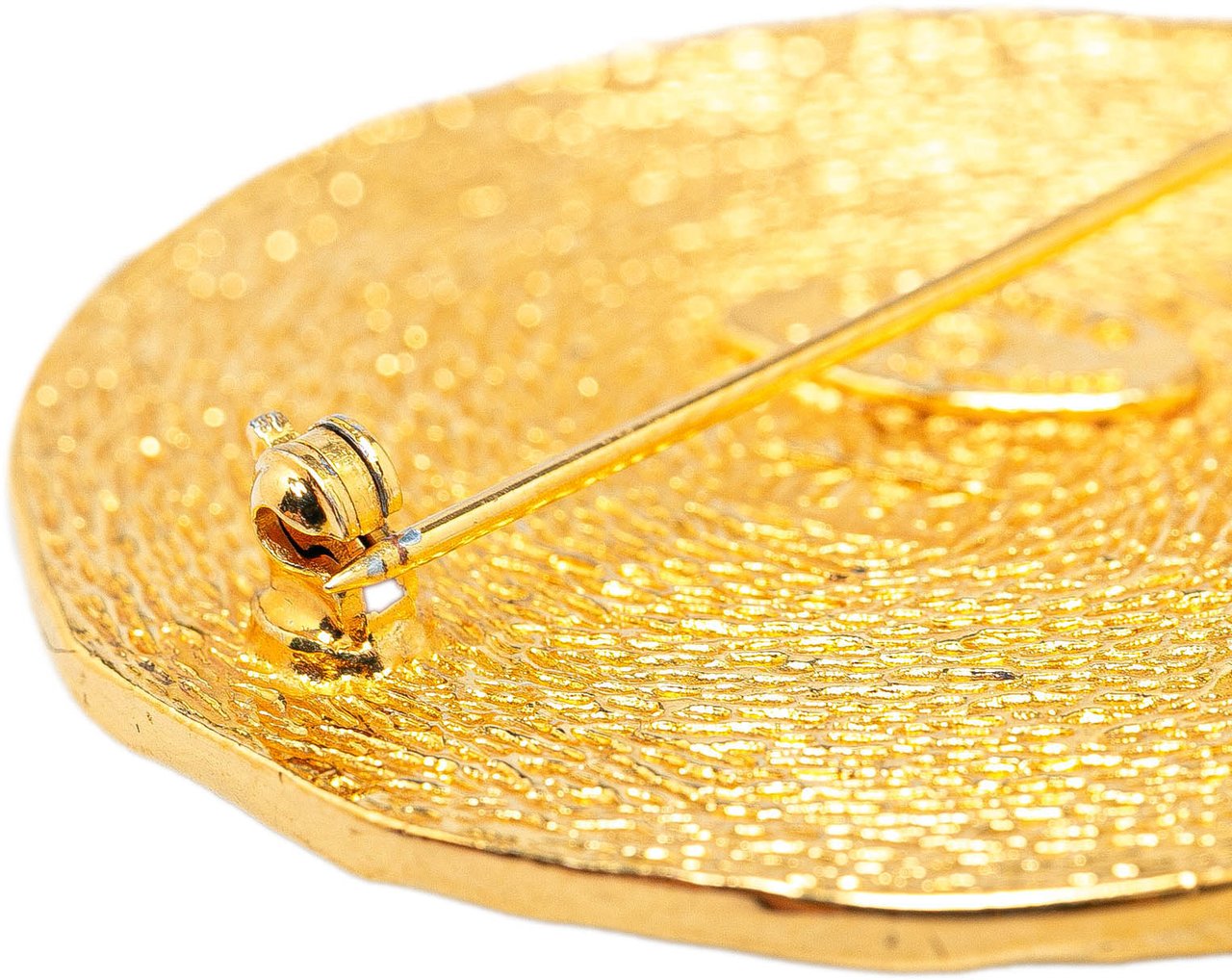 Chanel Gold Plated 31 Rue Cambon Brooch Goud