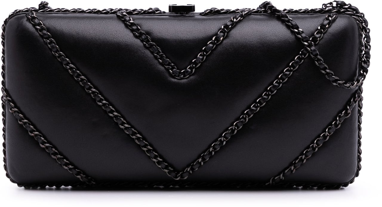 Chanel Chevron Lambskin Chain Around Clutch on Chain Zwart