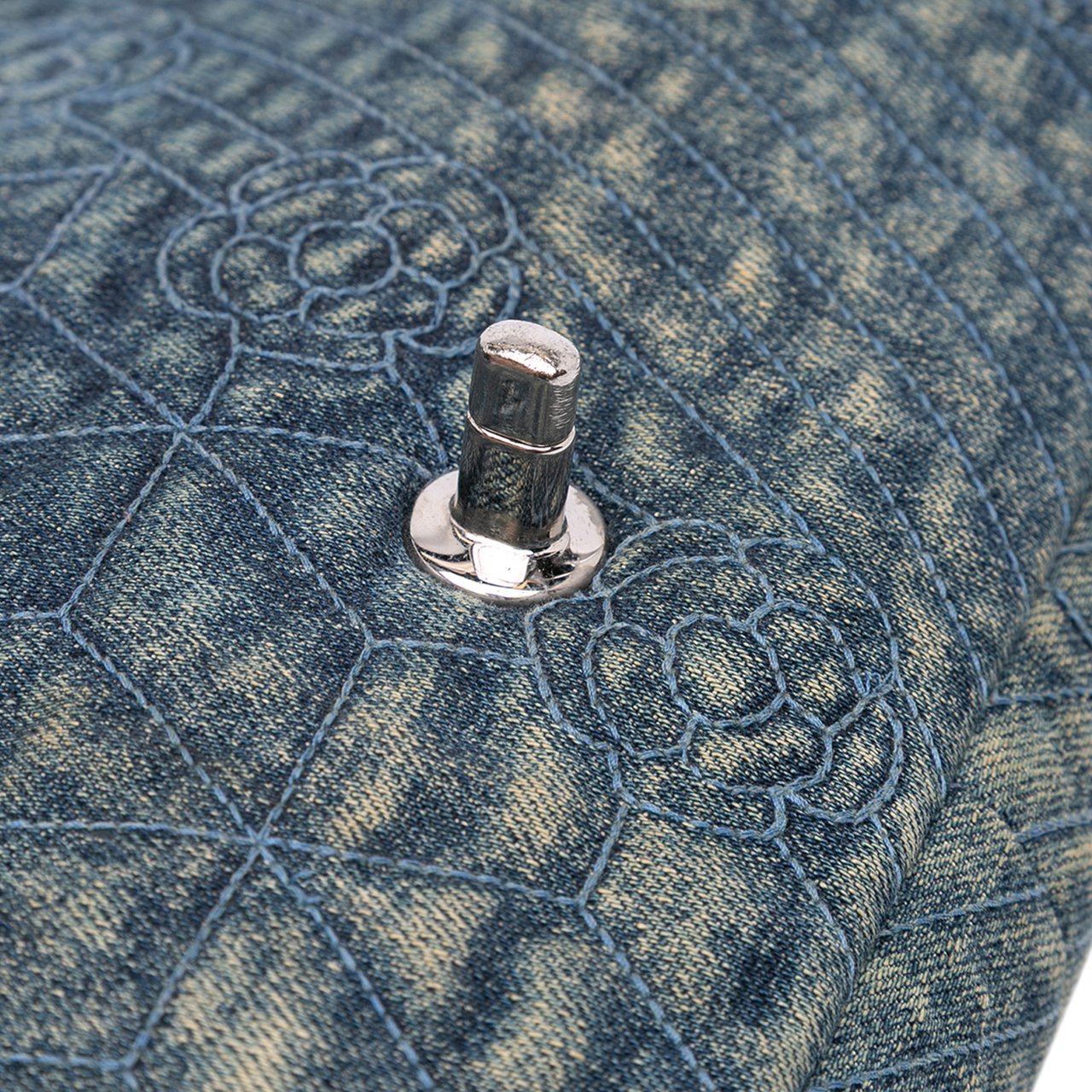 Chanel Large Embroidered Denim Camellia Flap Blauw
