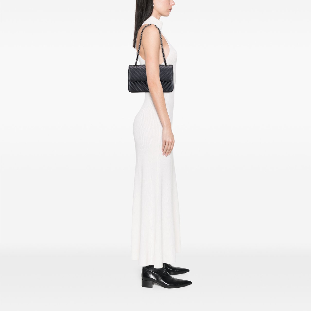 Chanel Medium Classic Chevron Caviar Double Flap Zwart