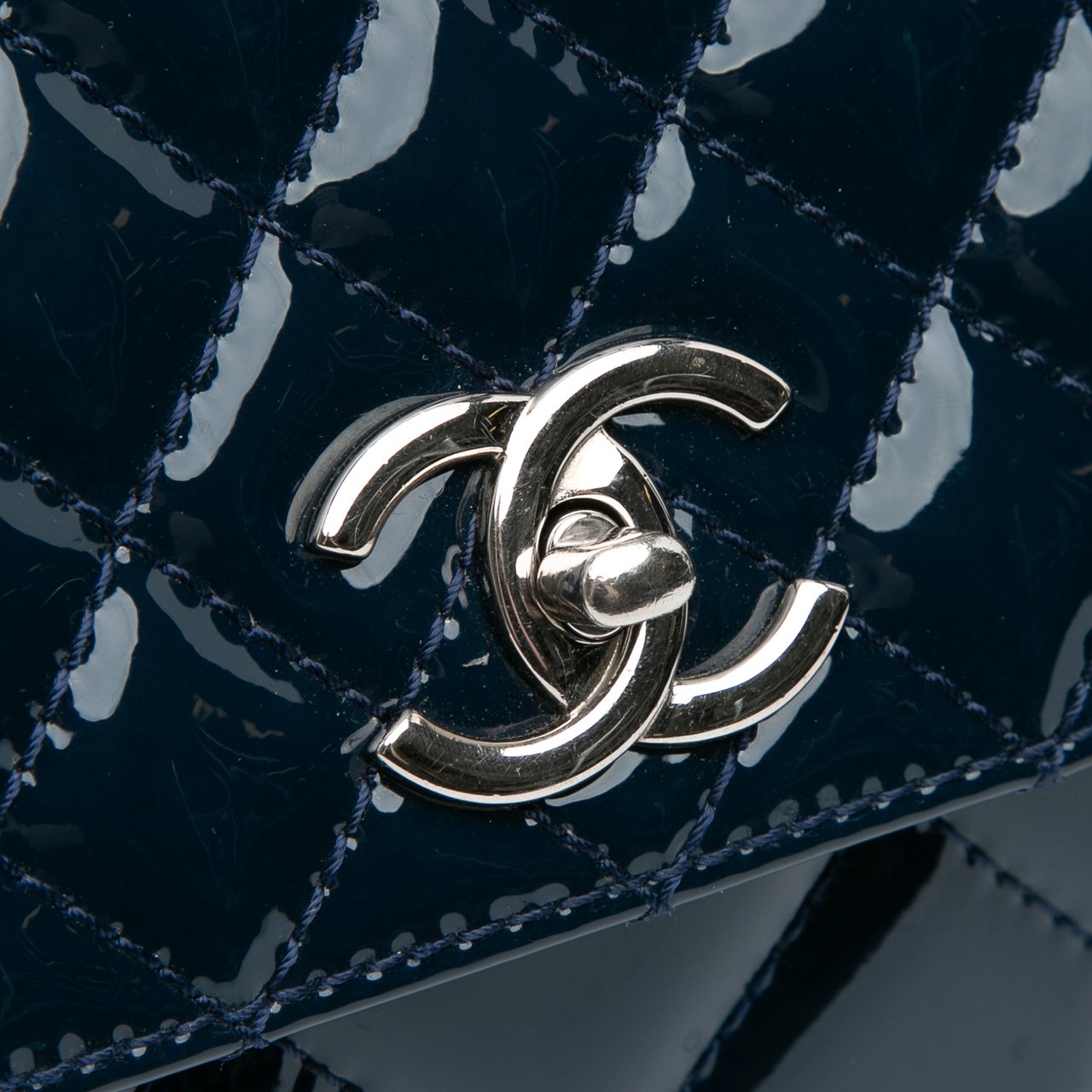 Chanel Quilted Patent In The Business Flap Blauw