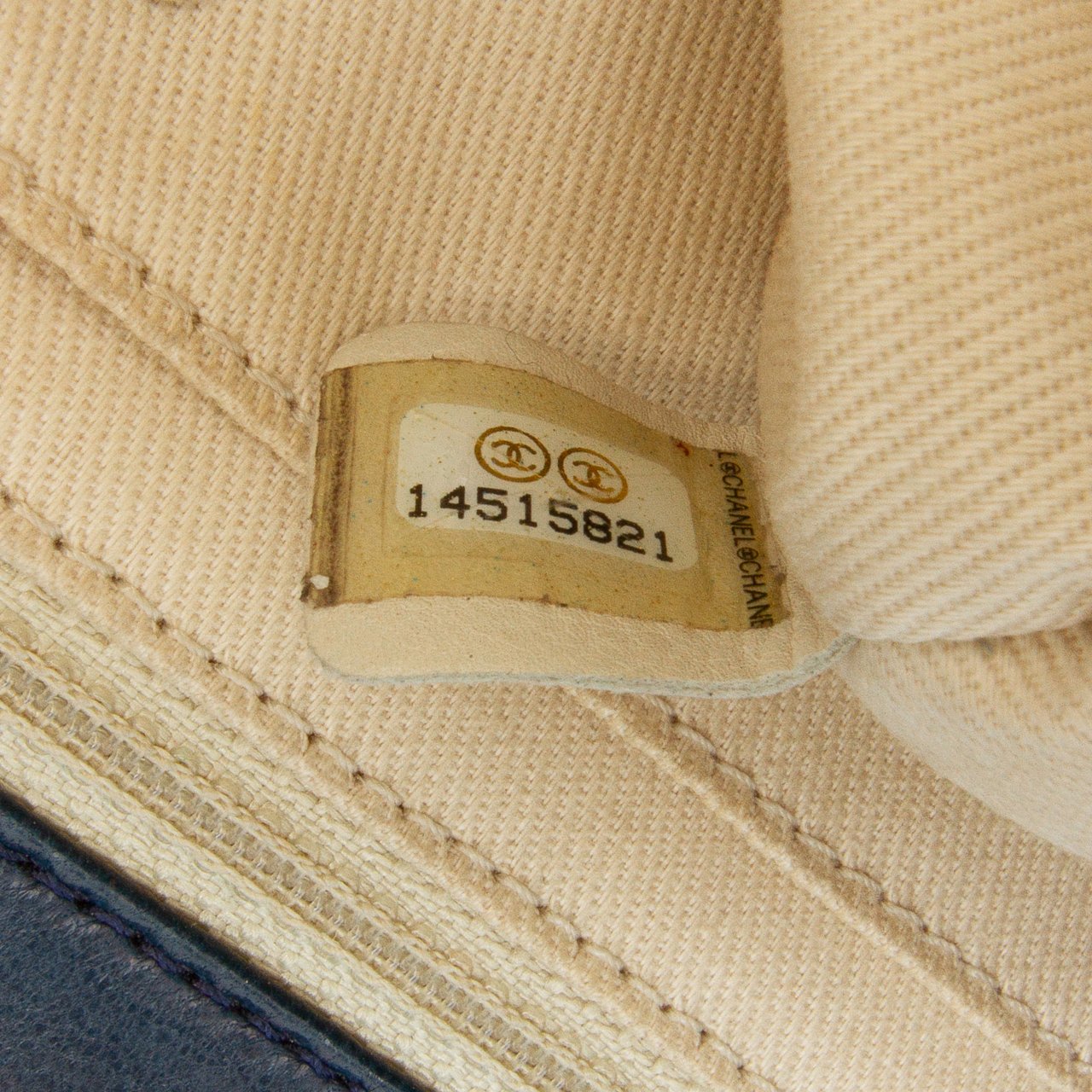 Chanel Quilted Patent In The Business Flap Blauw
