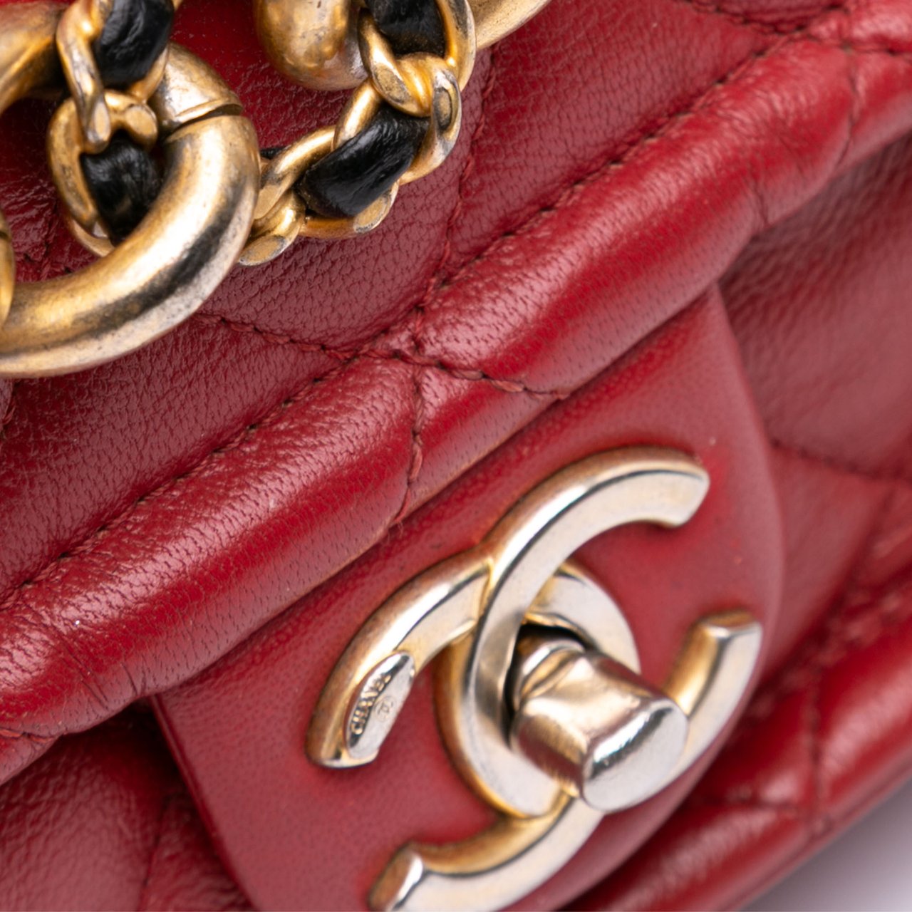 Chanel Small Quilted Lambskin Chain Link Flap Rood