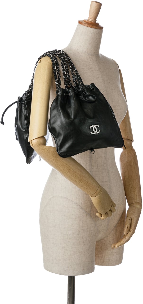 Chanel CC Calfskin Dual Twin Chain Handbag Zwart