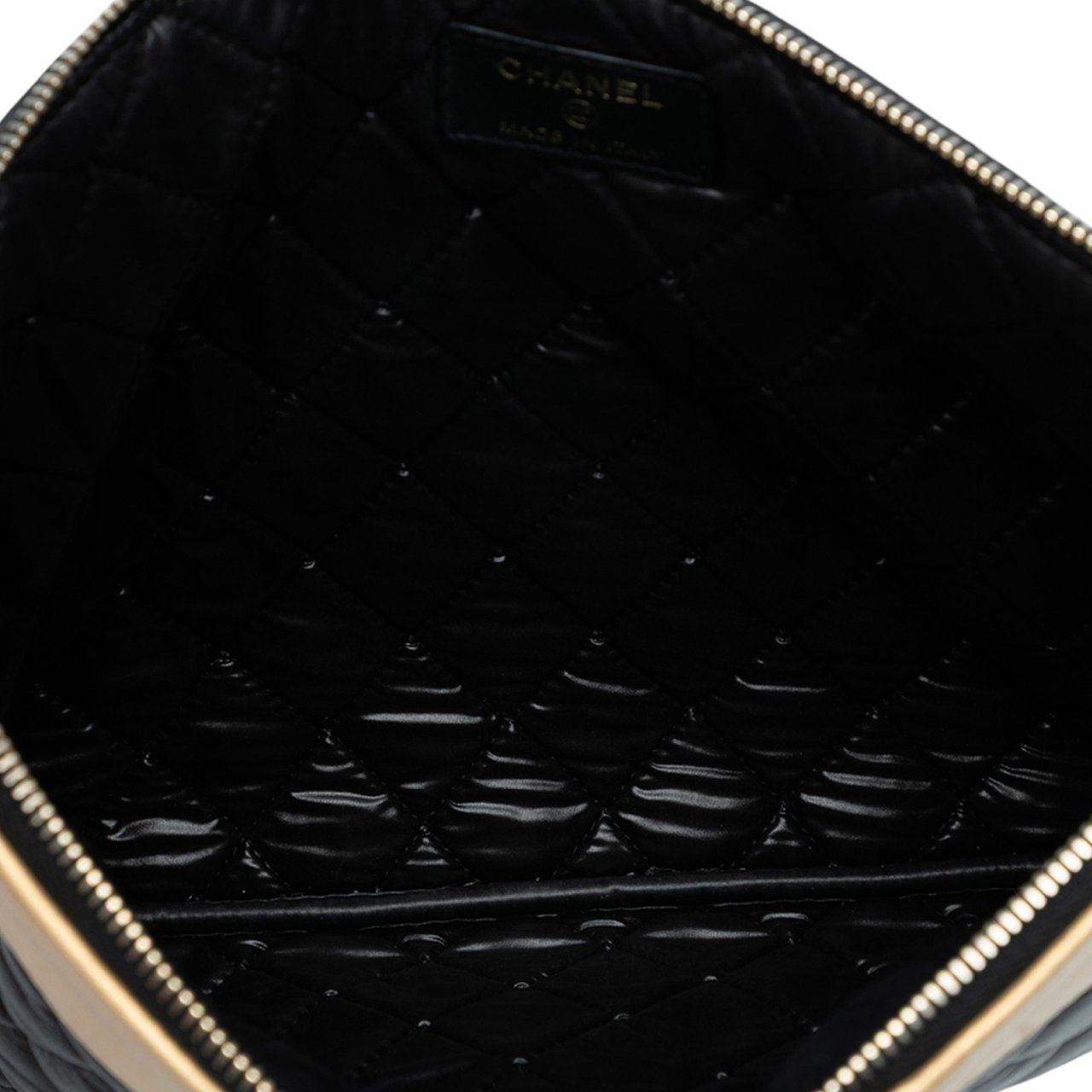 Chanel CC Bicolor Quilted Lambskin Clutch Zwart