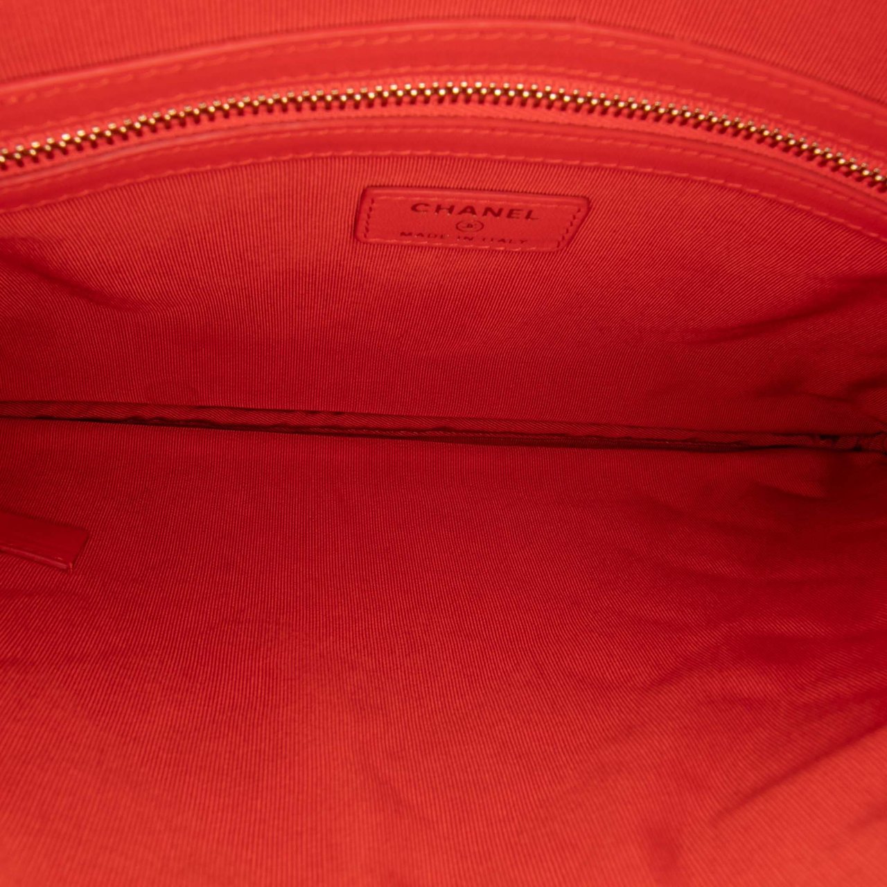 Chanel Medium Quilted Lambskin O Case Clutch Rood