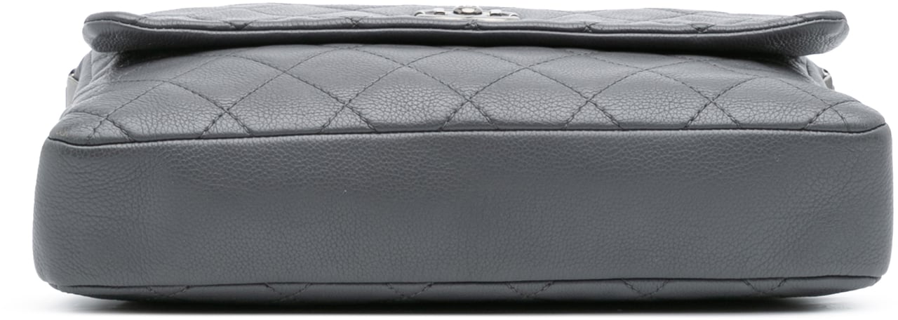Chanel Quilted Calfskin Couture Messenger Bag Grijs