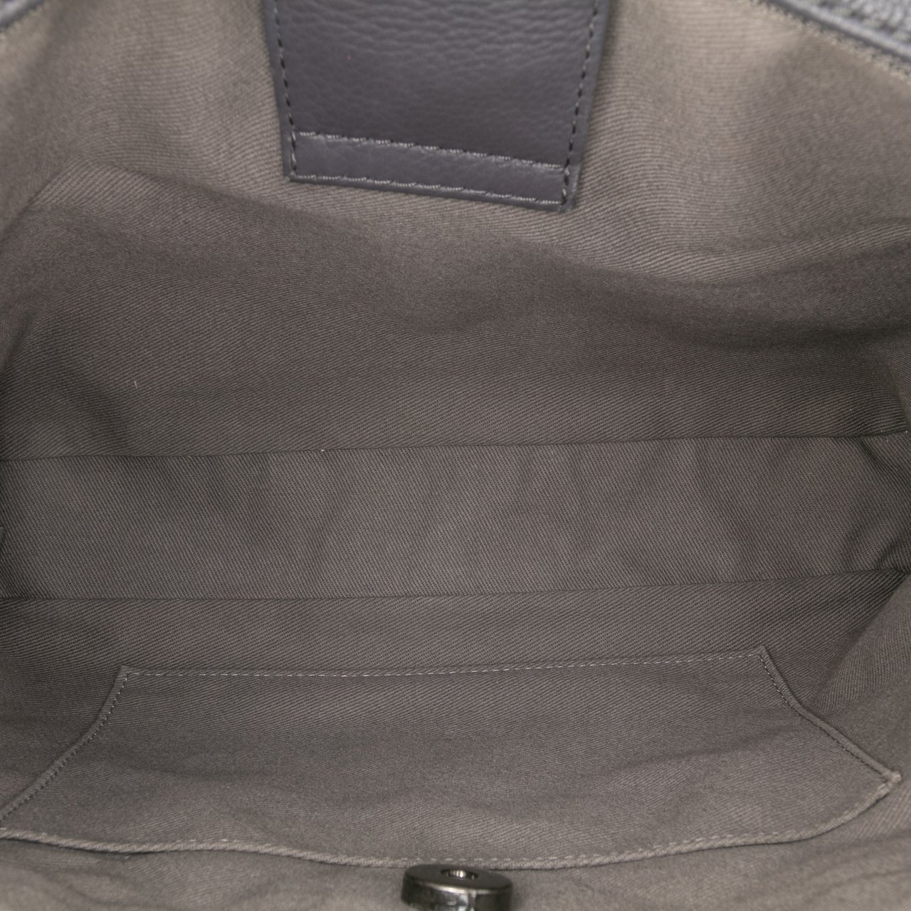 Chanel Quilted Calfskin Couture Messenger Bag Grijs