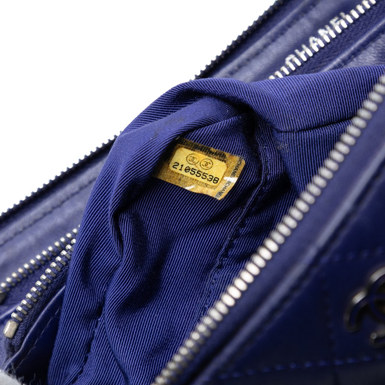 Chanel CC Quilted Lambskin Double Zip Pouch Blauw