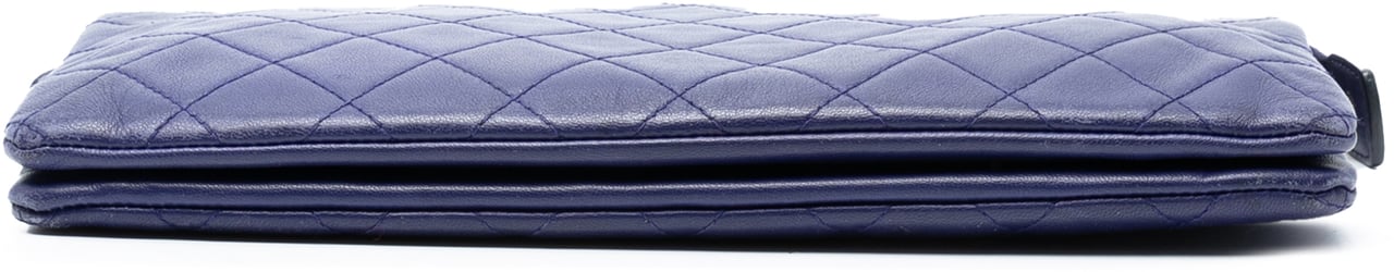 Chanel CC Quilted Lambskin Double Zip Pouch Blauw