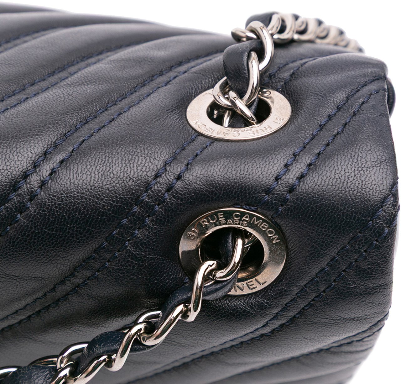 Chanel Jumbo Double Stitch Chevron Lambskin Single Flap Blauw