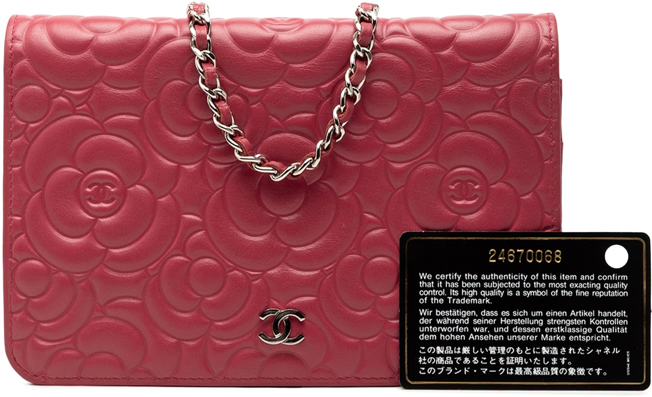 Chanel CC Embossed Lambskin Camellia Wallet On Chain Roze